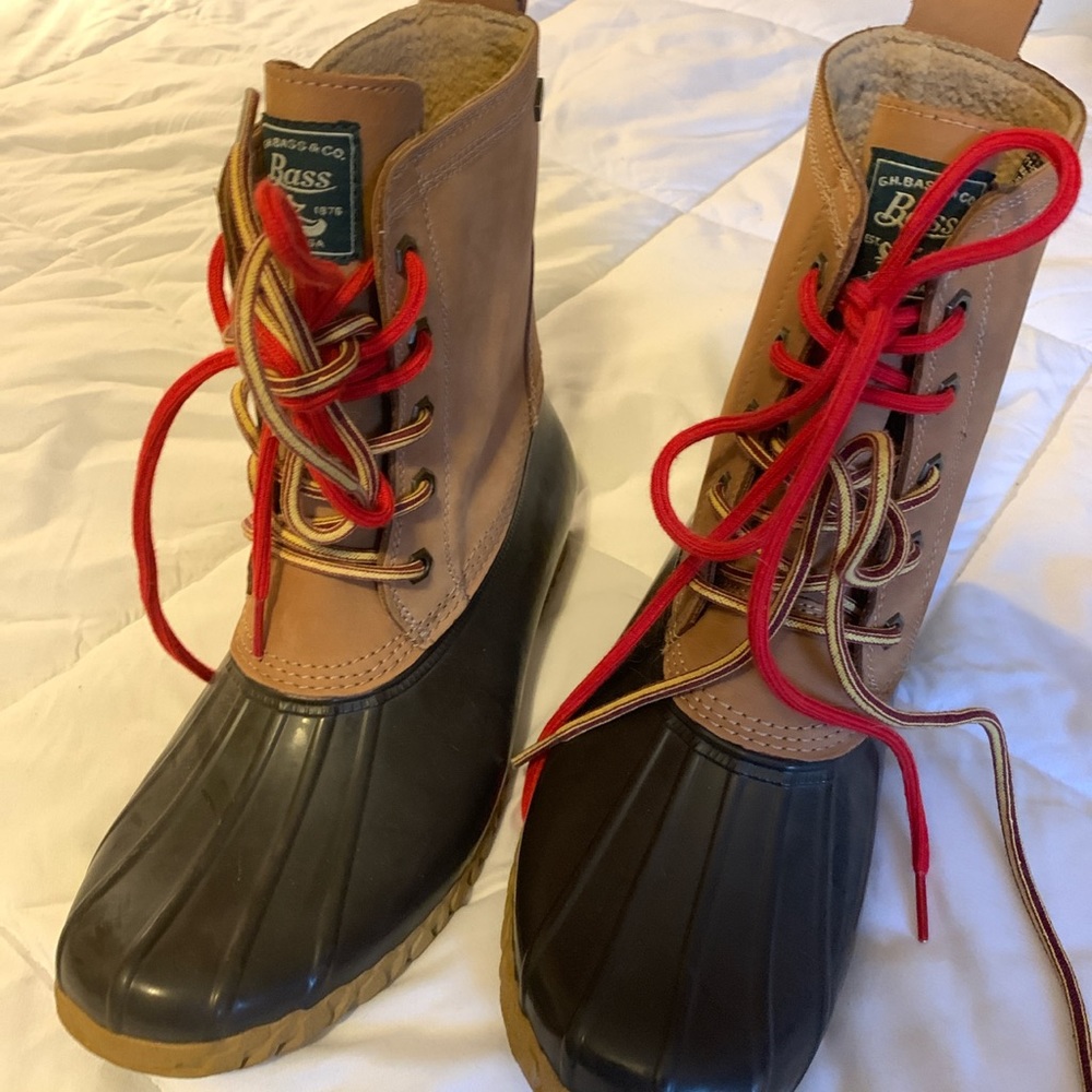 👉G.H. bass Company waterproof Boots. Size 10.